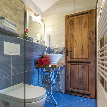 Cozy In With Sauna Podgora