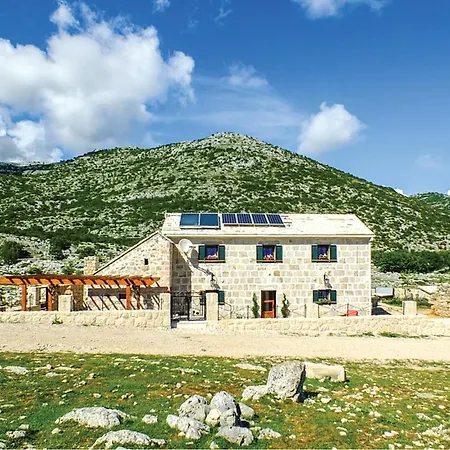 Cozy In With Sauna Holiday home Podgora